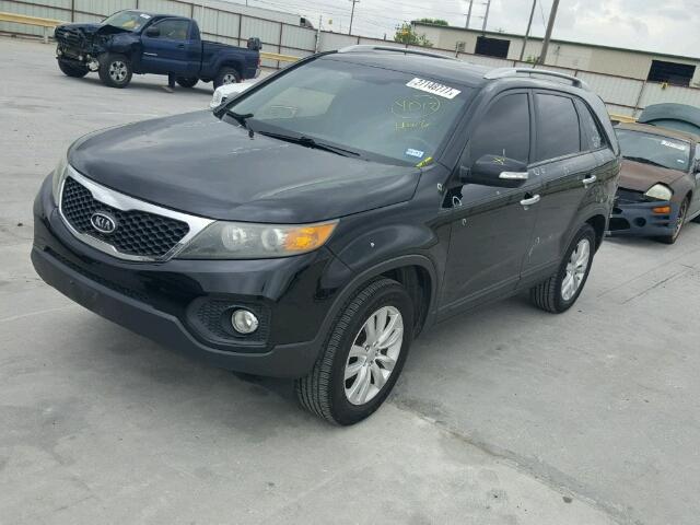 5XYKU3A13BG144628 - 2011 KIA SORENTO EX BLACK photo 2