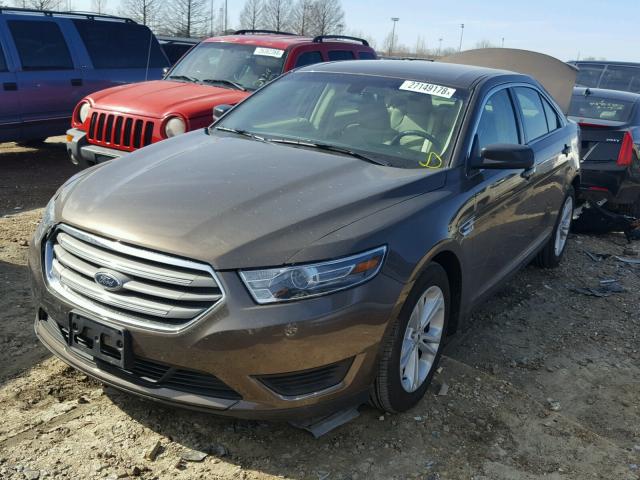 1FAHP2D80GG158257 - 2016 FORD TAURUS SE BROWN photo 2