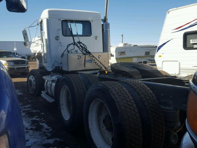 1XKDDU9XX1J883103 - 2001 KENWORTH CONSTRUCTI WHITE photo 3