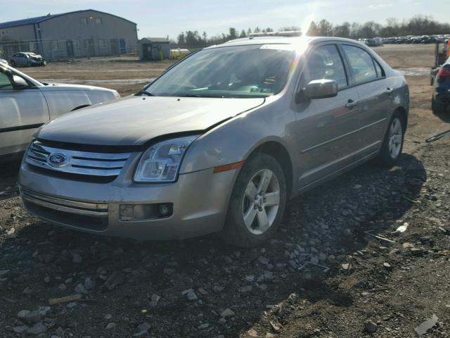 3FAHP07189R150048 - 2009 FORD FUSION SE GRAY photo 2