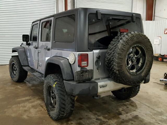 1C4BJWDGXFL631765 - 2015 JEEP WRANGLER U SILVER photo 3