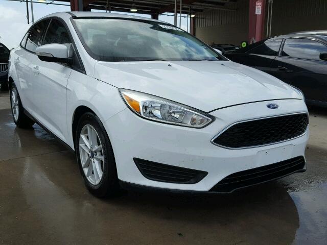 1FADP3F22FL240560 - 2015 FORD FOCUS SE WHITE photo 1