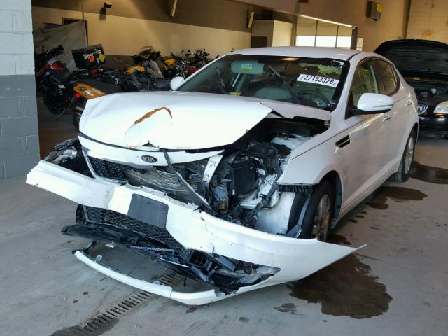 5XXGM4A74DG242140 - 2013 KIA OPTIMA LX WHITE photo 2