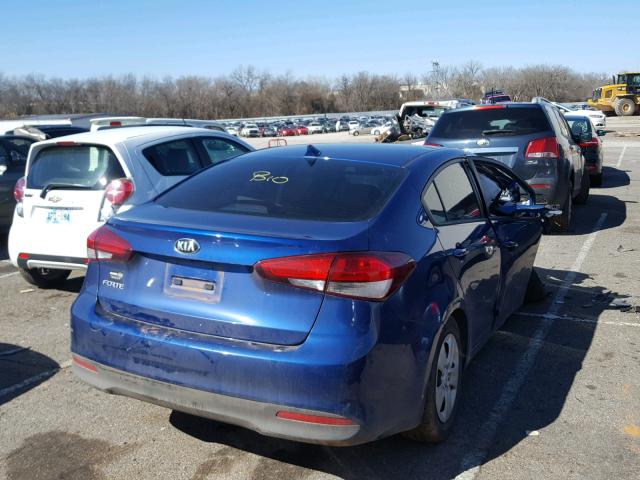 3KPFL4A71HE100132 - 2017 KIA FORTE LX BLUE photo 4