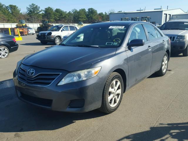 4T1BF3EK3BU647986 - 2011 TOYOTA CAMRY BASE GRAY photo 2