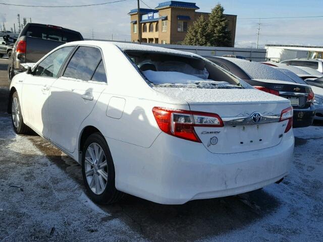 4T1BD1FK0CU061000 - 2012 TOYOTA CAMRY HYBR WHITE photo 3