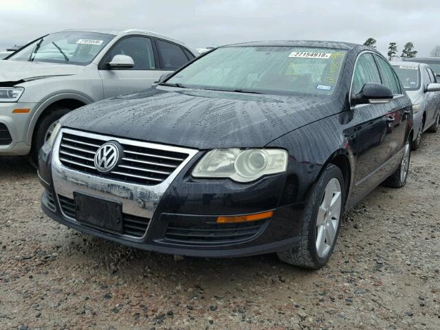 WVWAK73C38P027709 - 2008 VOLKSWAGEN PASSAT KOM BLACK photo 2