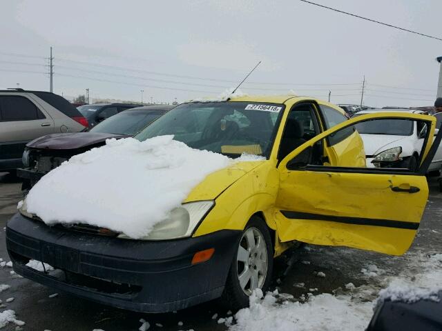 3FAFP31362R204598 - 2002 FORD FOCUS ZX3 YELLOW photo 2