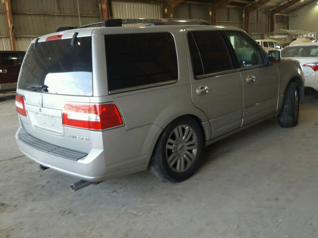 5LMFU27547LJ08117 - 2007 LINCOLN NAVIGATOR SILVER photo 4