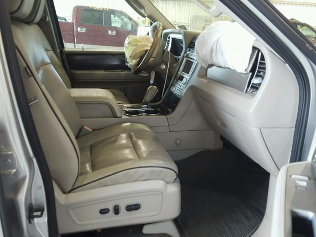 5LMFU27547LJ08117 - 2007 LINCOLN NAVIGATOR SILVER photo 5