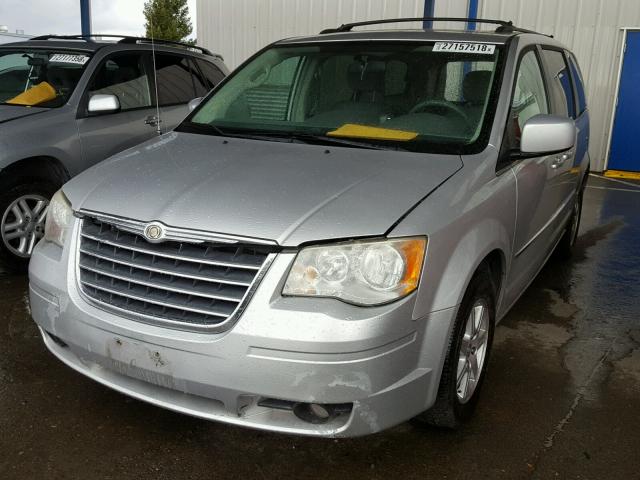 2A4RR5D16AR221648 - 2010 CHRYSLER TOWN & COU SILVER photo 2