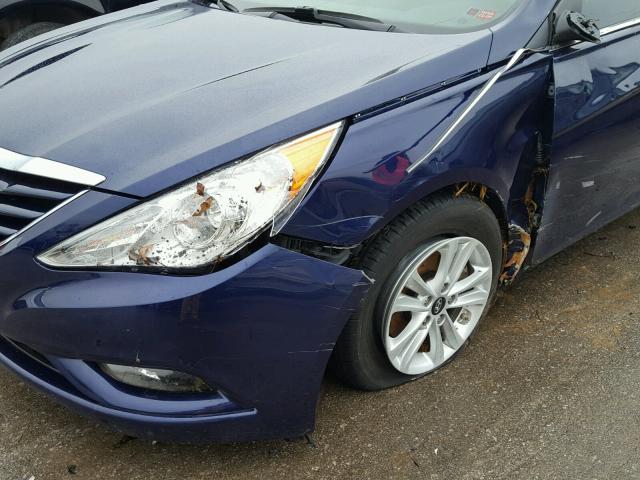 5NPEB4AC1DH747955 - 2013 HYUNDAI SONATA GLS BLUE photo 9