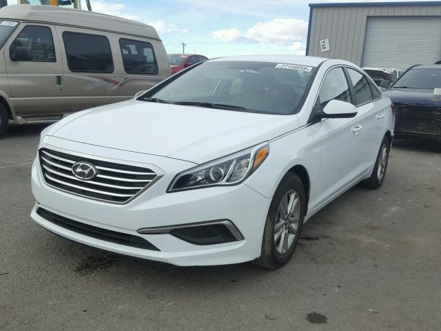 5NPE24AF6GH417145 - 2016 HYUNDAI SONATA SE WHITE photo 2