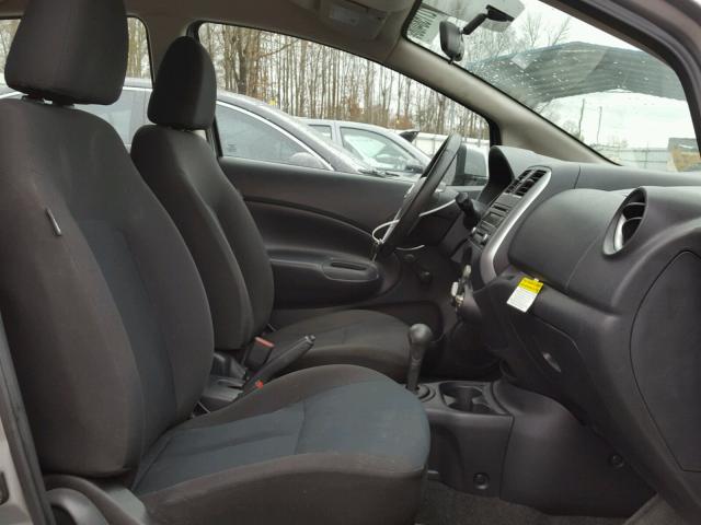 3N1CE2CP5EL425679 - 2014 NISSAN VERSA NOTE GRAY photo 5