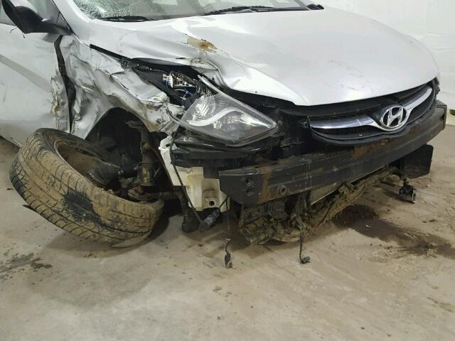 KMHDH4AE6CU241016 - 2012 HYUNDAI ELANTRA GL SILVER photo 9