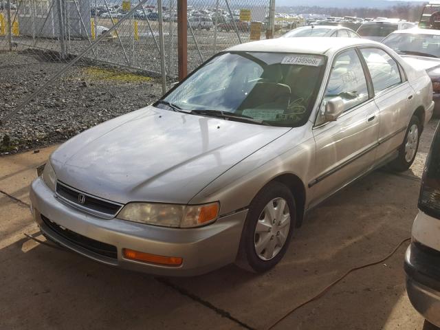 JHMCD5637VC008973 - 1997 HONDA ACCORD LX SILVER photo 2