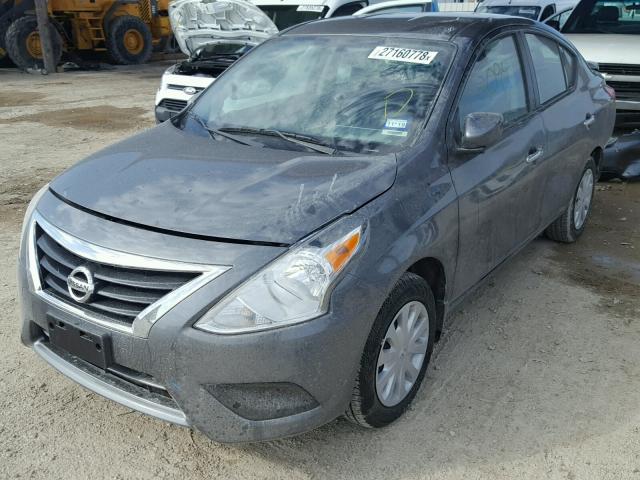 3N1CN7AP6HL908389 - 2017 NISSAN VERSA S GRAY photo 2