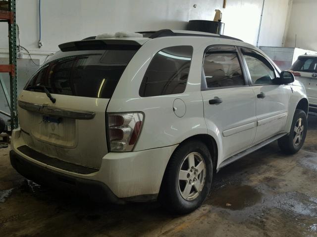 2CNDL13F056021648 - 2005 CHEVROLET EQUINOX LS WHITE photo 4