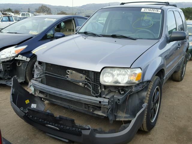 1FMCU03107KA26310 - 2007 FORD ESCAPE XLT GRAY photo 2