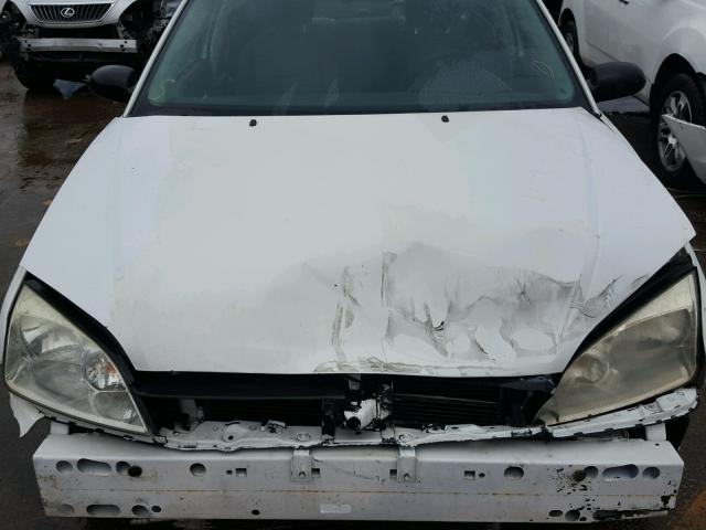 1FAFP34N27W254058 - 2007 FORD FOCUS ZX4 WHITE photo 7