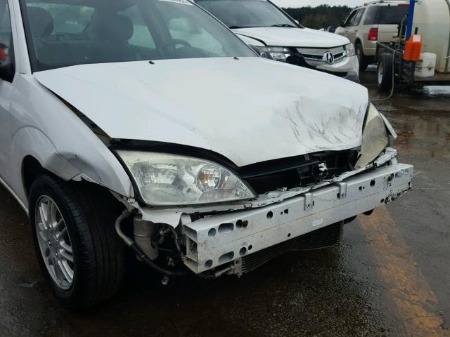 1FAFP34N27W254058 - 2007 FORD FOCUS ZX4 WHITE photo 9