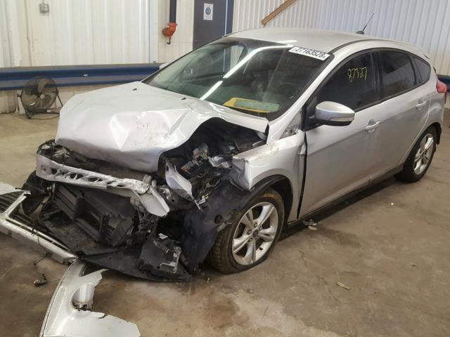 1FAHP3K20CL362238 - 2012 FORD FOCUS SE SILVER photo 2