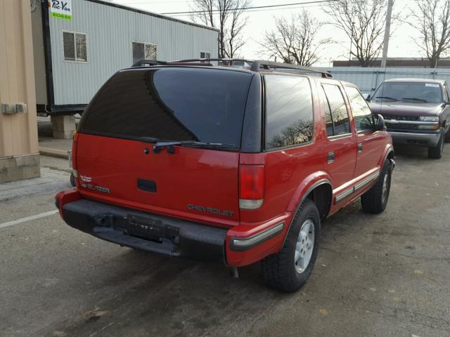 1GNDT13W3W2262484 - 1998 CHEVROLET BLAZER RED photo 4