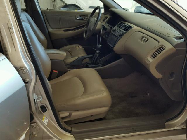 JHMCG6587YC030440 - 2000 HONDA ACCORD EX GOLD photo 5