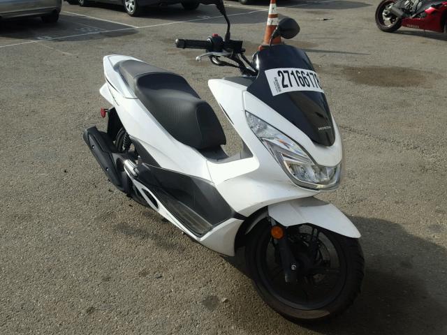 RLHKF1808FY000114 - 2015 HONDA PCX 150 WHITE photo 1