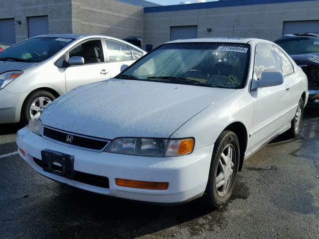 1HGCD7264VA034912 - 1997 HONDA ACCORD EX WHITE photo 2