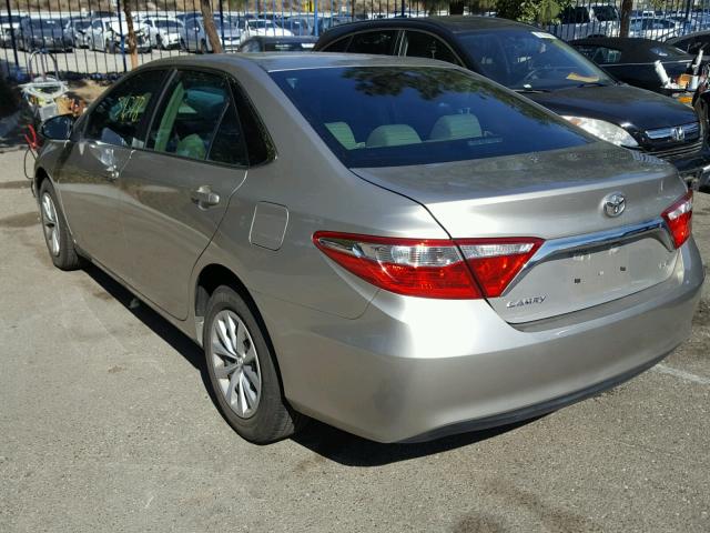 4T4BF1FK0GR569425 - 2016 TOYOTA CAMRY LE SILVER photo 3