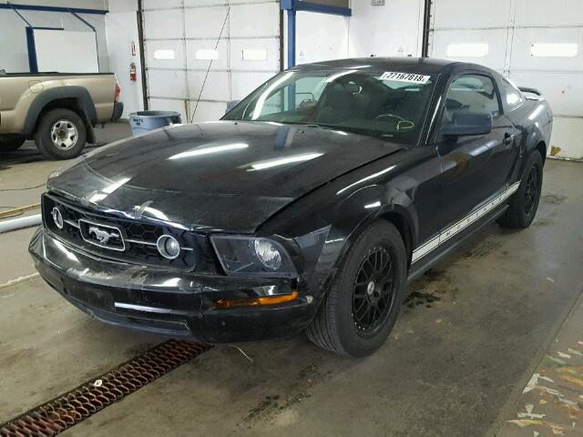 1ZVFT80N765239145 - 2006 FORD MUSTANG BLACK photo 2