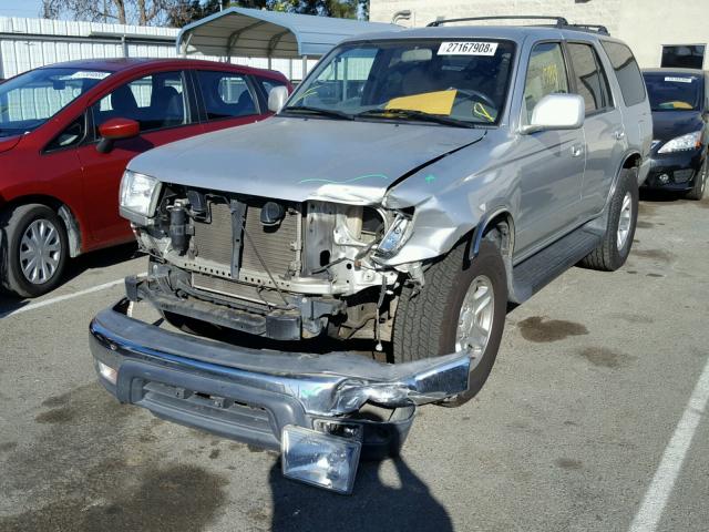 JT3GN86R720223308 - 2002 TOYOTA 4RUNNER SR SILVER photo 2