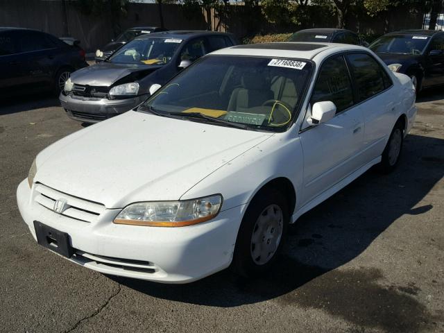 JHMCG66041C020978 - 2001 HONDA ACCORD EX WHITE photo 2