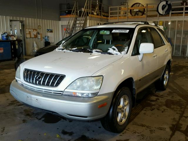 JTJHF10U610197104 - 2001 LEXUS RX 300 WHITE photo 2