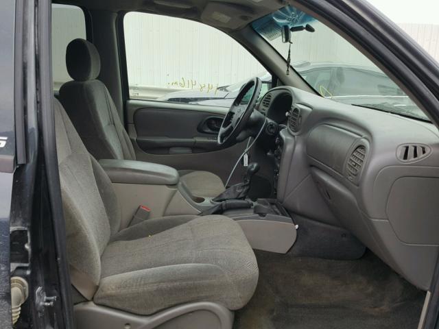 1GNDT13S042183574 - 2004 CHEVROLET TRAILBLAZE GRAY photo 5