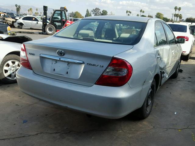 JTDBE32K730236076 - 2003 TOYOTA CAMRY LE SILVER photo 4