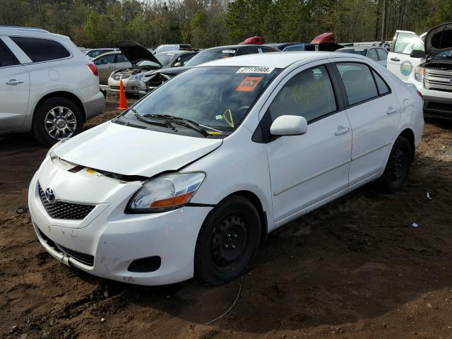 JTDBT4K35A1359919 - 2010 TOYOTA YARIS WHITE photo 2