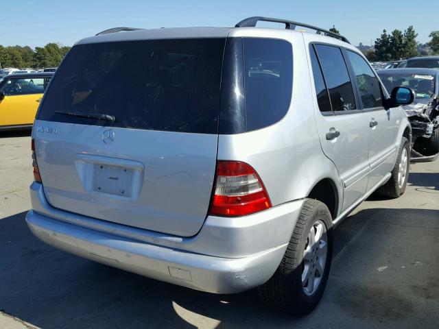4JGAB72E4XA077583 - 1999 MERCEDES-BENZ ML 430 Silber Foto 4