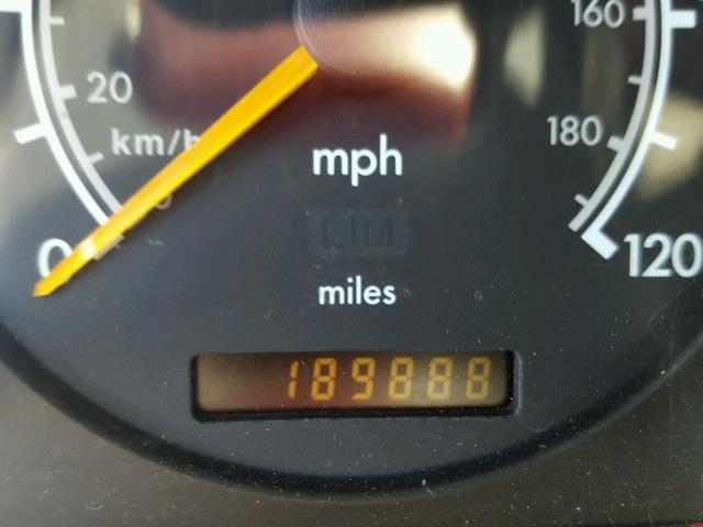 4JGAB72E4XA077583 - 1999 MERCEDES-BENZ ML 430 Silber Foto 8