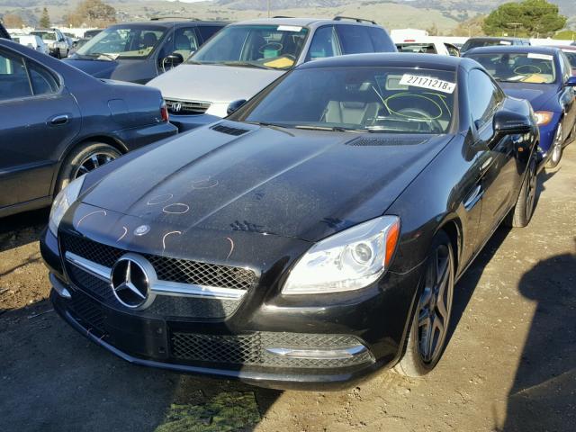 WDDPK4HA0DF061676 - 2013 MERCEDES-BENZ SLK 250 BLACK photo 2