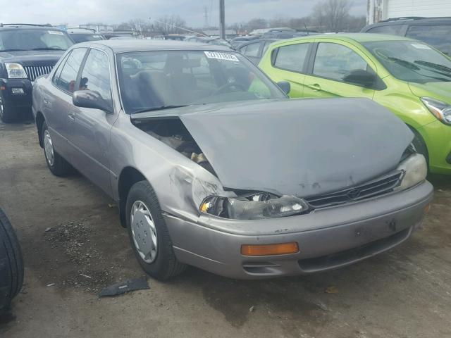 4T1BG12K7TU815622 - 1996 TOYOTA CAMRY DX GRAY photo 1