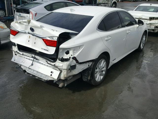 JTHBW1GG5F2094839 - 2015 LEXUS ES 300H WHITE photo 4