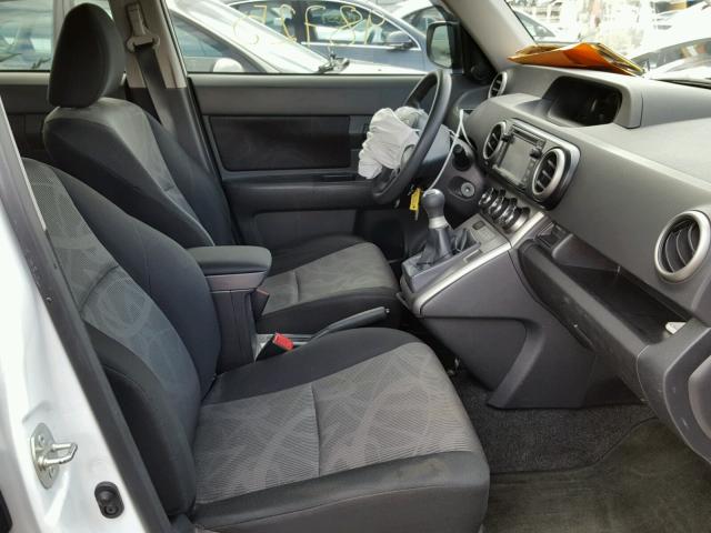 JTLZE4FE0FJ076294 - 2015 TOYOTA SCION XB თეთრი ფოტო 5