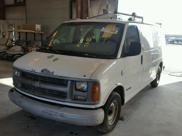 1GCEG15W6W1091184 - 1998 CHEVROLET EXPRESS G1 WHITE photo 2