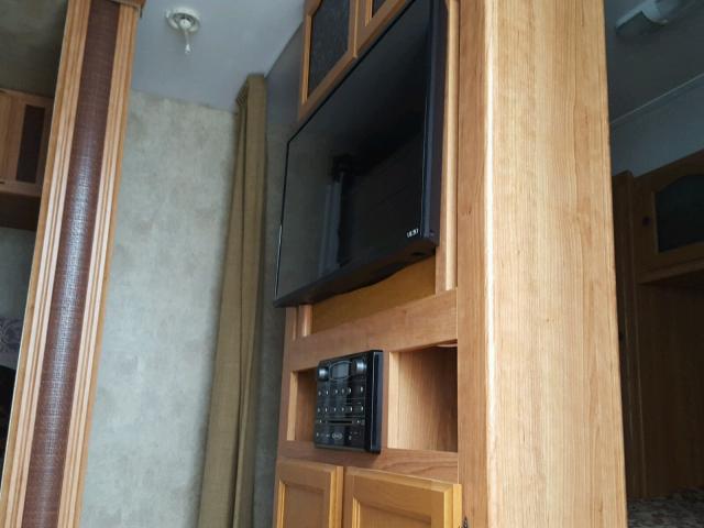 4YDT30522AT412285 - 2010 PASSPORT TRAVELTRLR WHITE photo 8