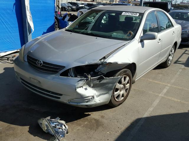 4T1BE32K74U877962 - 2004 TOYOTA CAMRY LE SILVER photo 2