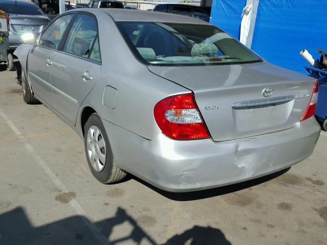 4T1BE32K74U877962 - 2004 TOYOTA CAMRY LE SILVER photo 3