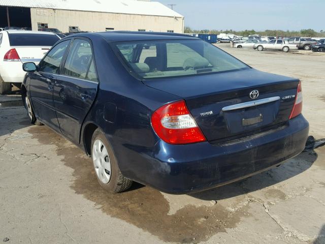 JTDBE32K720018427 - 2002 TOYOTA CAMRY LE BLUE photo 3