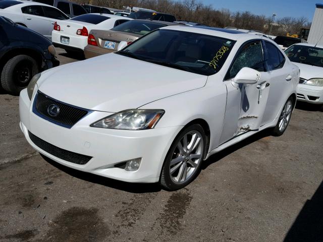 JTHBK262X72057777 - 2007 LEXUS IS 250 WHITE photo 2